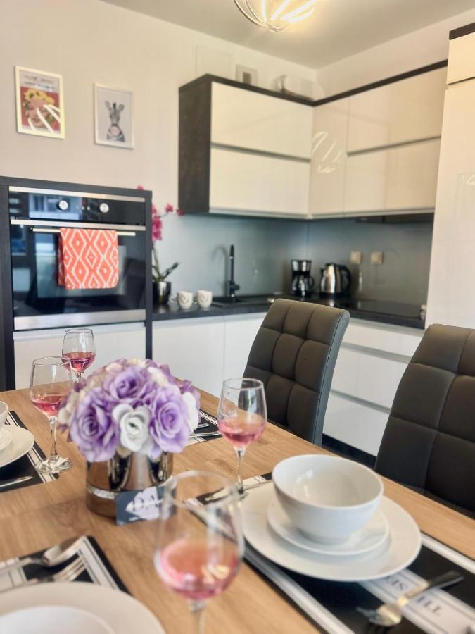 Downtownapartments Andy Air-Conditioned, Underground Parking Available Rzeszów Exterior foto